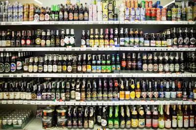 上线三个月客单价飙升三成，传统批发市场里的小酒铺如何逆袭成为行业黑马？